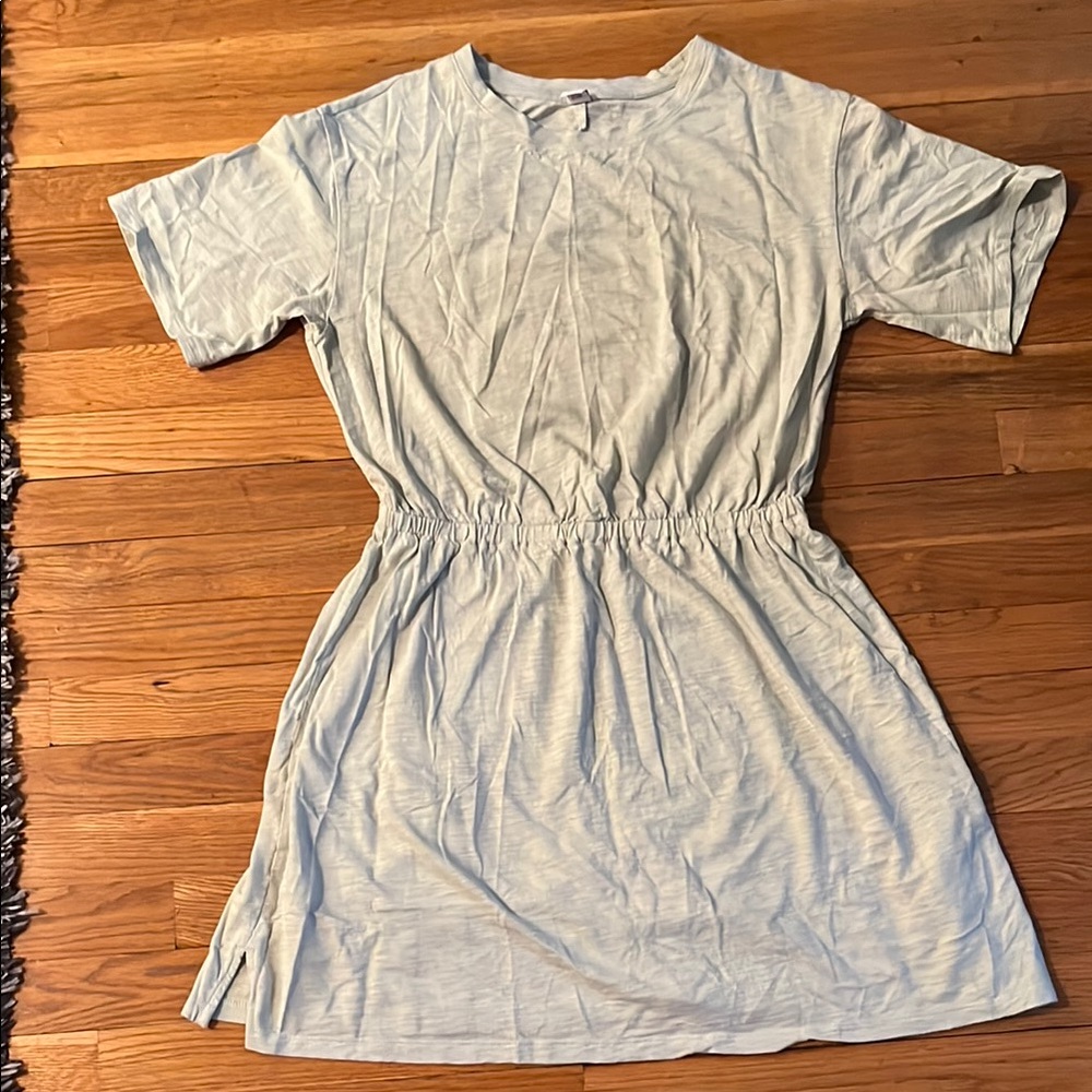 LIKE NEW VERY Light Green Casual Dress